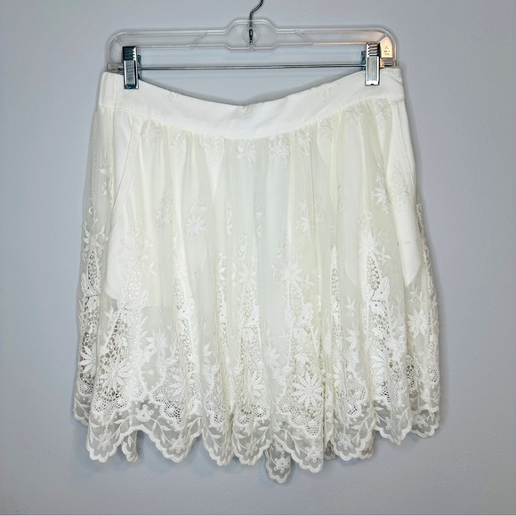 Zara Women all Lace white mini skirt with pockets. Fully lined. - Picture 2 of 6
